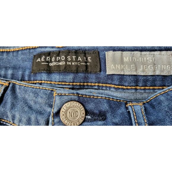 Aeropostale Womens Mid Rise Jegging Medium Wash Size 6 Distressed Ripped Knees - Picture 9 of 11